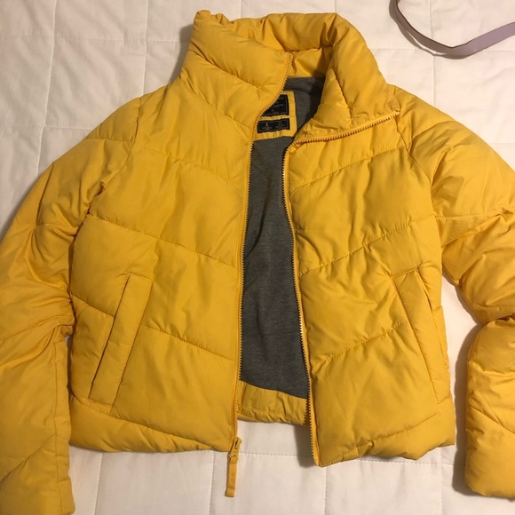 Yellow winter jacket - Picture 2 of 7